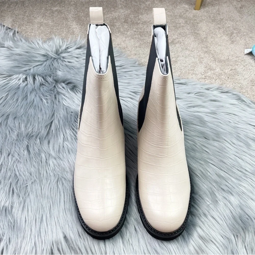 New Seychelles FarFetched Leather Chelsea Lug Boots in Cream